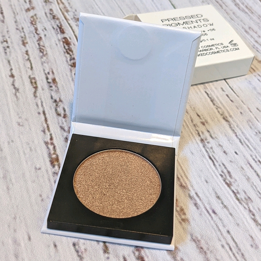 Naked Cosmetics Pressed Pigment eyeshadow